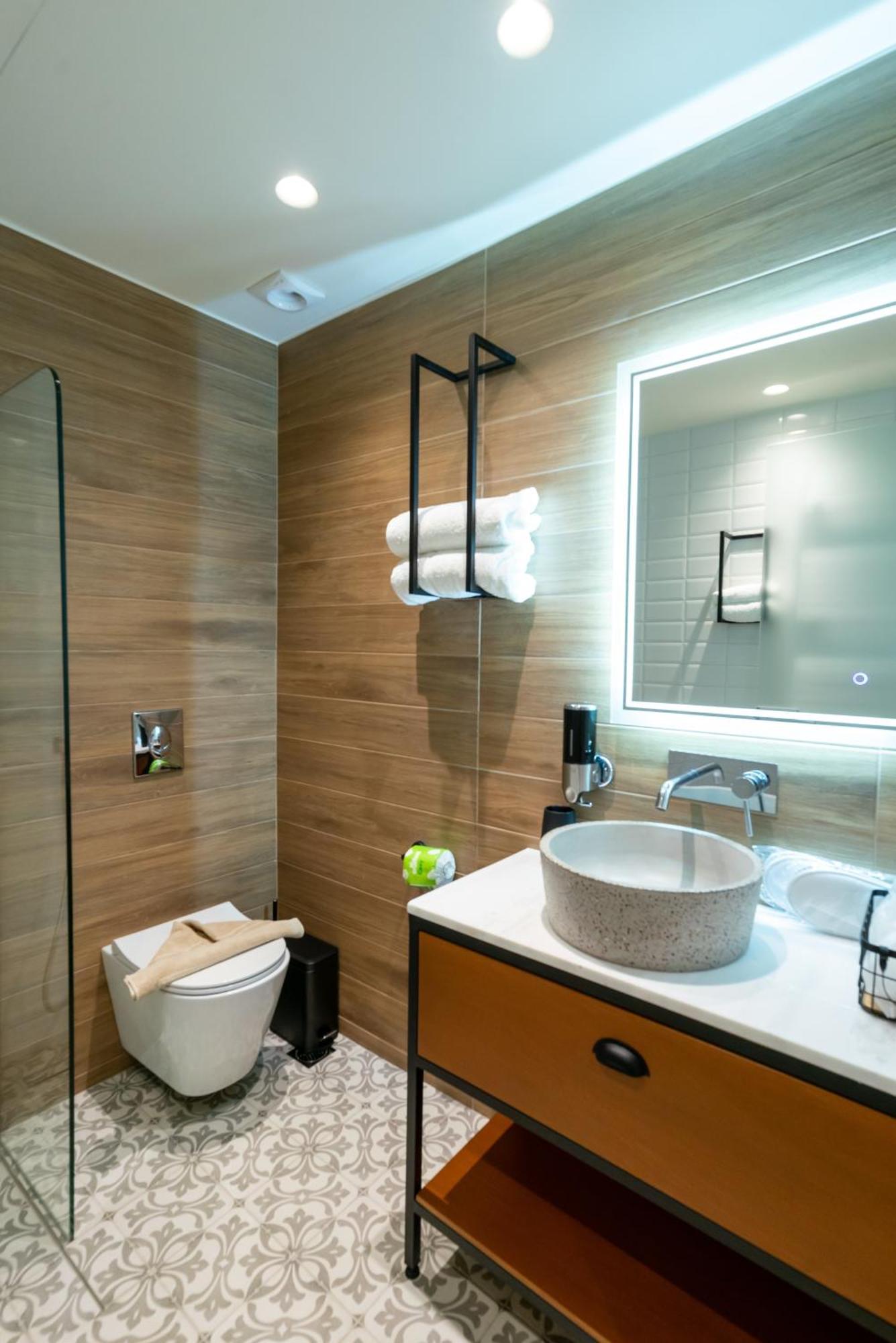 Kraka Apartments เลโอนีดีออน ภายนอก รูปภาพ